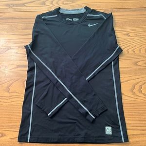 Nike fitted Hyperwarm Dri-fit